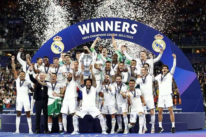 Đội hình Real Madrid mạnh nhất mang về nhiều danh hiệu